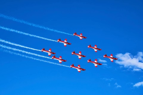 Formation flight of the Patrouille Suisse with the PC-7 team