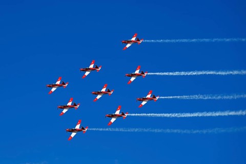 Formation flight of the Patrouille Suisse with the PC-7 team