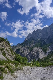 View from the Gsengscharte into the Haindlkar and to the Haindlkarhuette
