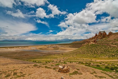 The Chiu monastery at the Lake Manasarovar