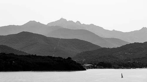 Sailing boat in the bay of Portoferraio