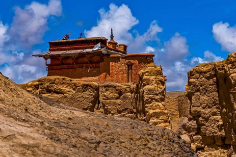 Collapsed houses in the kingdom of Guge