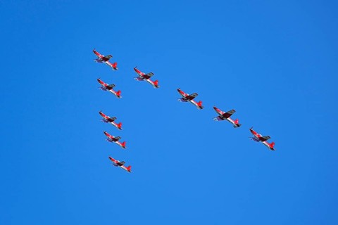 Formation flight of the Patrouille Suisse with the PC-7 team