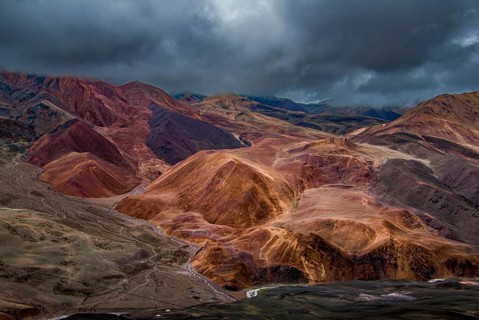 Wild untouched landscape along the road from Lake Manasarovar to the kingdom of Guge