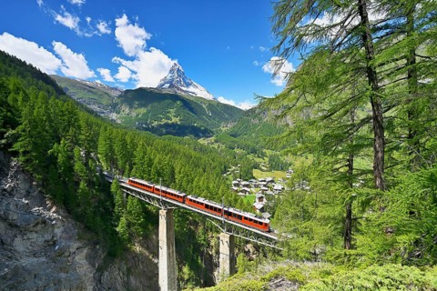 Gornergrat Bahn runs over Findelnbach Viaduct