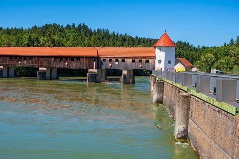 Ickinger Weir at the beginning of the Isar Canal