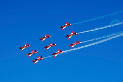 Formation flight of the Patrouille Suisse with the PC-7 team