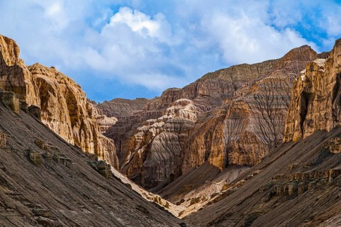 Dry canyon in the kingdom of Guge