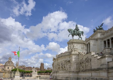 Equestrian statue of Victor-Emanuel Altare della Patria