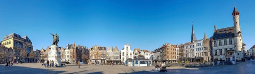 Panoramic photo of Vrijdagmarkt Square with Jacob Van Arteveld sculpture