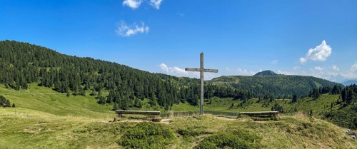 Mountain cross at the Maria Seeberger chapel