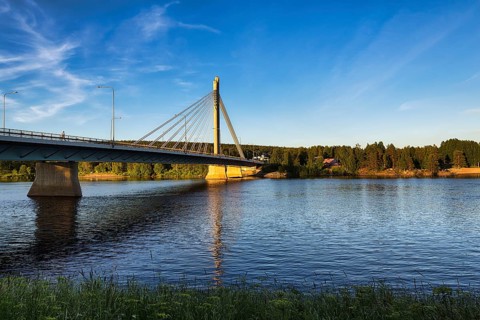 Modern suspension bridge Jaetkaenkynttilae