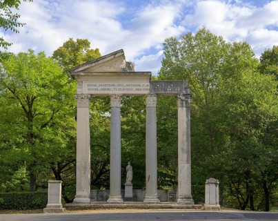 Temple di Antonino e Faustina in the Villa Borghese Park