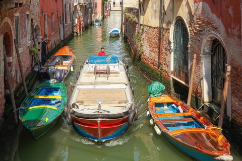 Motorboats on the Rio Malgaga