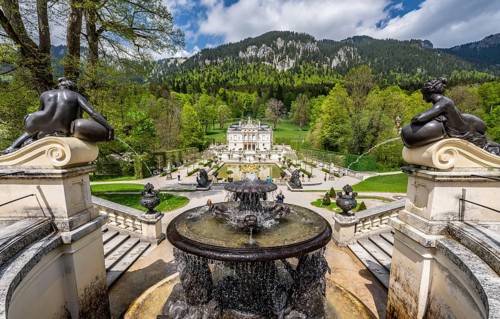 Royal Villa Linderhof Palace with fountain