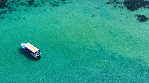 Aerial of a little boat in the Farasan islands