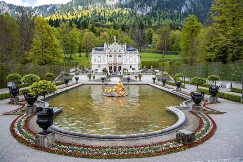 Royal Villa Linderhof Palace with fountain