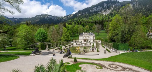 Royal Villa Linderhof Palace with fountain