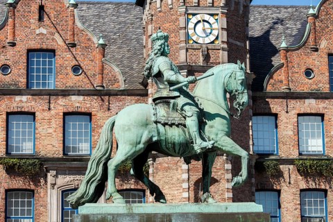 Jan Wellem equestrian statue in front of the town hall