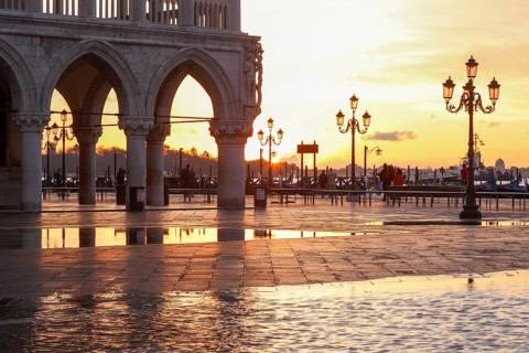 Sunrise at the Piazzetta during the Acqua alta