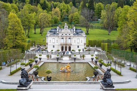 Royal Villa Linderhof Palace with fountain