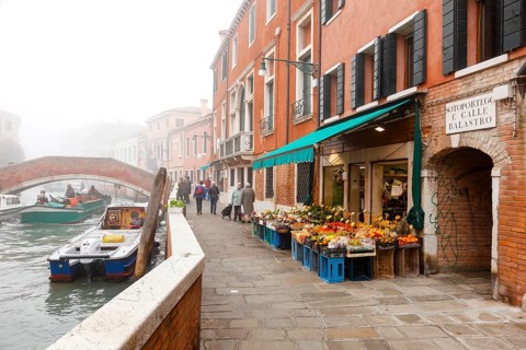 Rio de S. Sebastiane de S. Basegio and Fondamenta de S. Basegio in Sestiere Dorsoduro