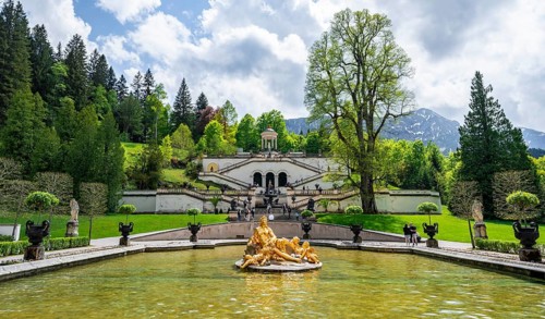 Fountain of the Royal Villa and Venus Temple