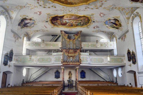 Organ gallery with ceiling frescoes