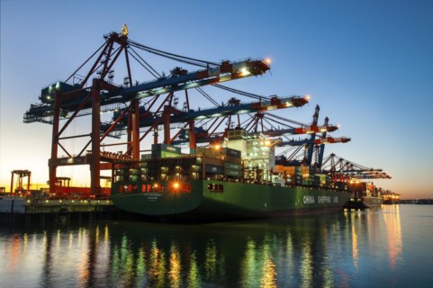 Container ship Xin Shanghai at Eurogate in the Hamburg container port