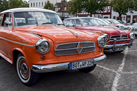Vintage Borgward Isabella de Luxe Combi with white band tyres