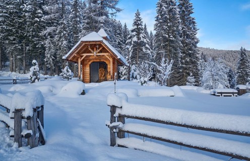 Hubertus Chapel deep in snow