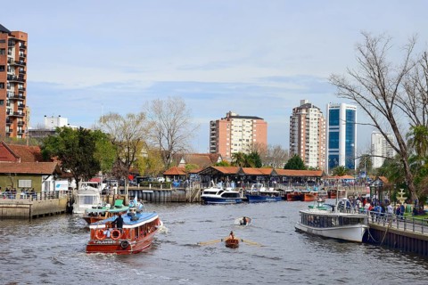 Excursion boat on the Rio Lujan