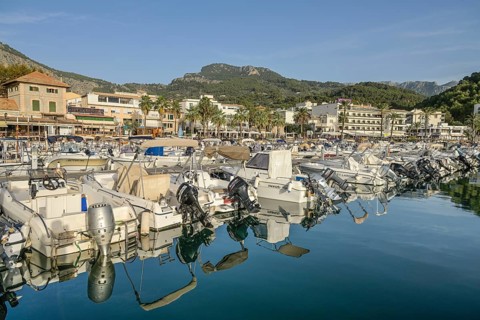 Motor boats