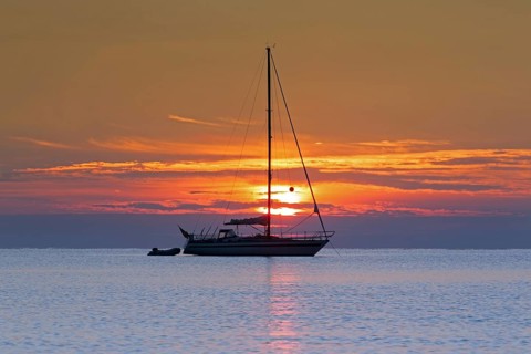 Sailing boat