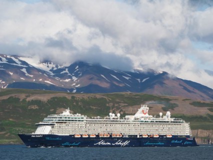 Cruise ship Mein Schiff 5
