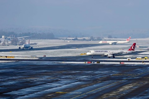 Airport grounds Aircraft Turkish Airlines and Swiss