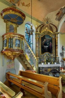 Pulpit and side altar in the Church of Our Lady Mariae Namen