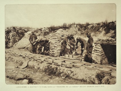 Soldiers loading trench mortar with bomb at Diksmuide in Flanders during the First World War