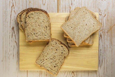 Granary bread and white bread with 50% wholewheat added