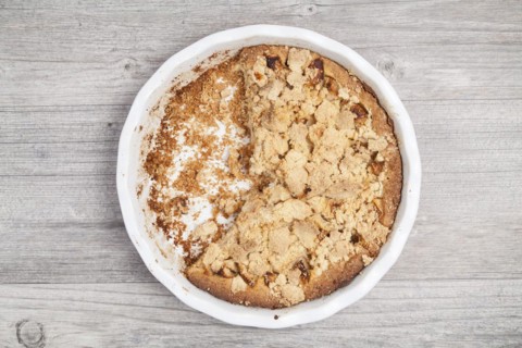 Apple crumble cake
