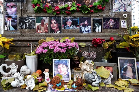 Memorial of Michael Jackson at the monument of Orlando di Lasso