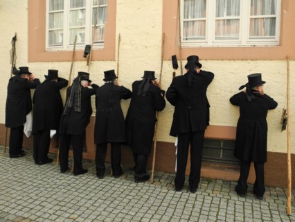 Parade to the purse laundering