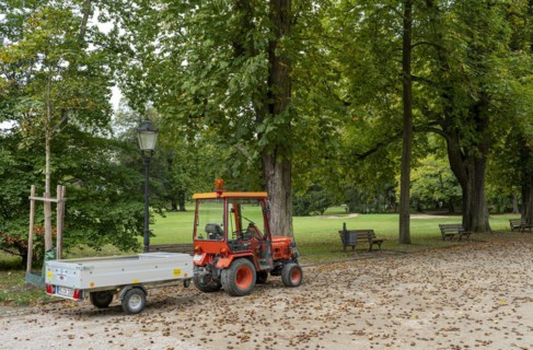 Vehicle from the horticultural office in the spa gardens of Bad Homburg