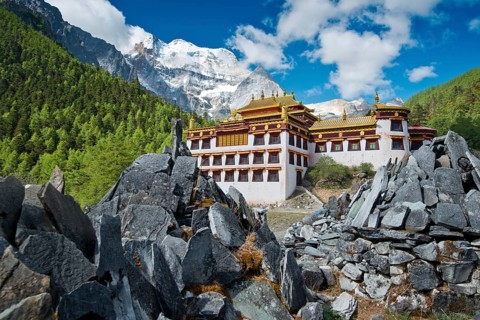 Chong Gu Monastery at the foot of Mt