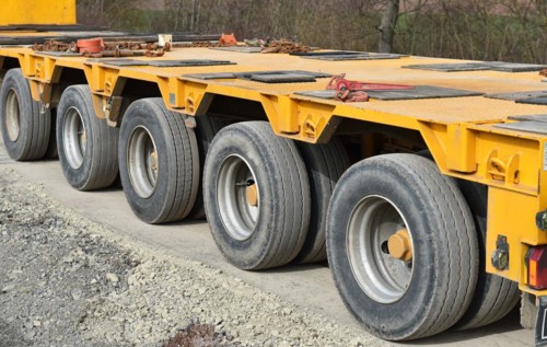 Low loader with double tyres