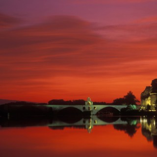 Pont St-Benetzet at sunrise