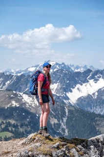 Hiker on hiking trail to Thaneller