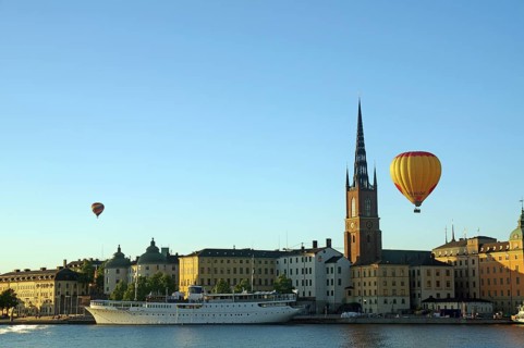 Balloon over Gamla Stan