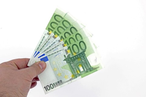 100 euro banknotes