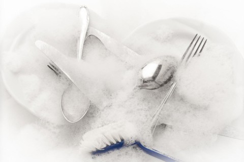 Freshly washed dishes